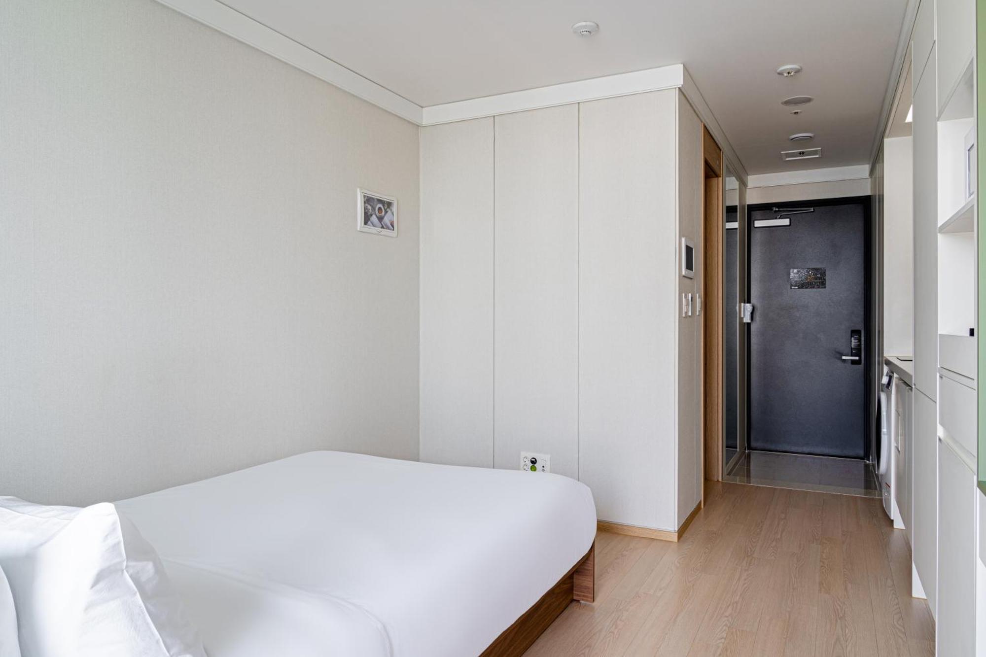 Urbanstay Myeongdong Сеул Екстериор снимка